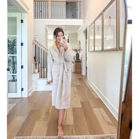 BAREFOOT DREAMS CozyChic Adult Robe in Heathered Stone / White Size 2 - Picture 1 of 8